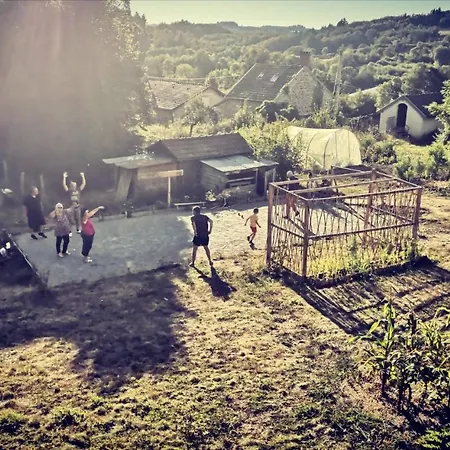 cararetro , caravane chauffée et climatisée Saint-Sylvain-Bellegarde Esterno foto